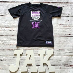 UNDER ARMOUR SACRAMENTO KINGS BOYS DRI-FIT SHIRT 🖤💜